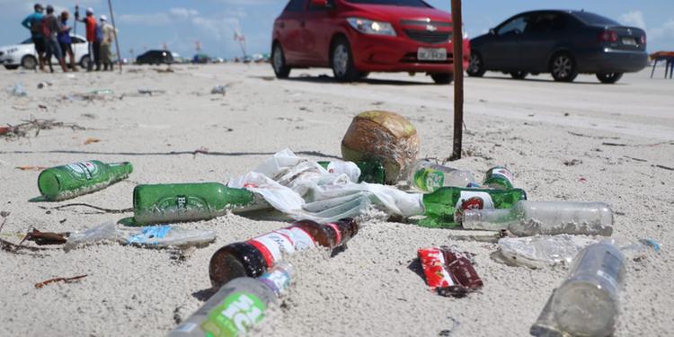 The new year's night and the garbage on the beach